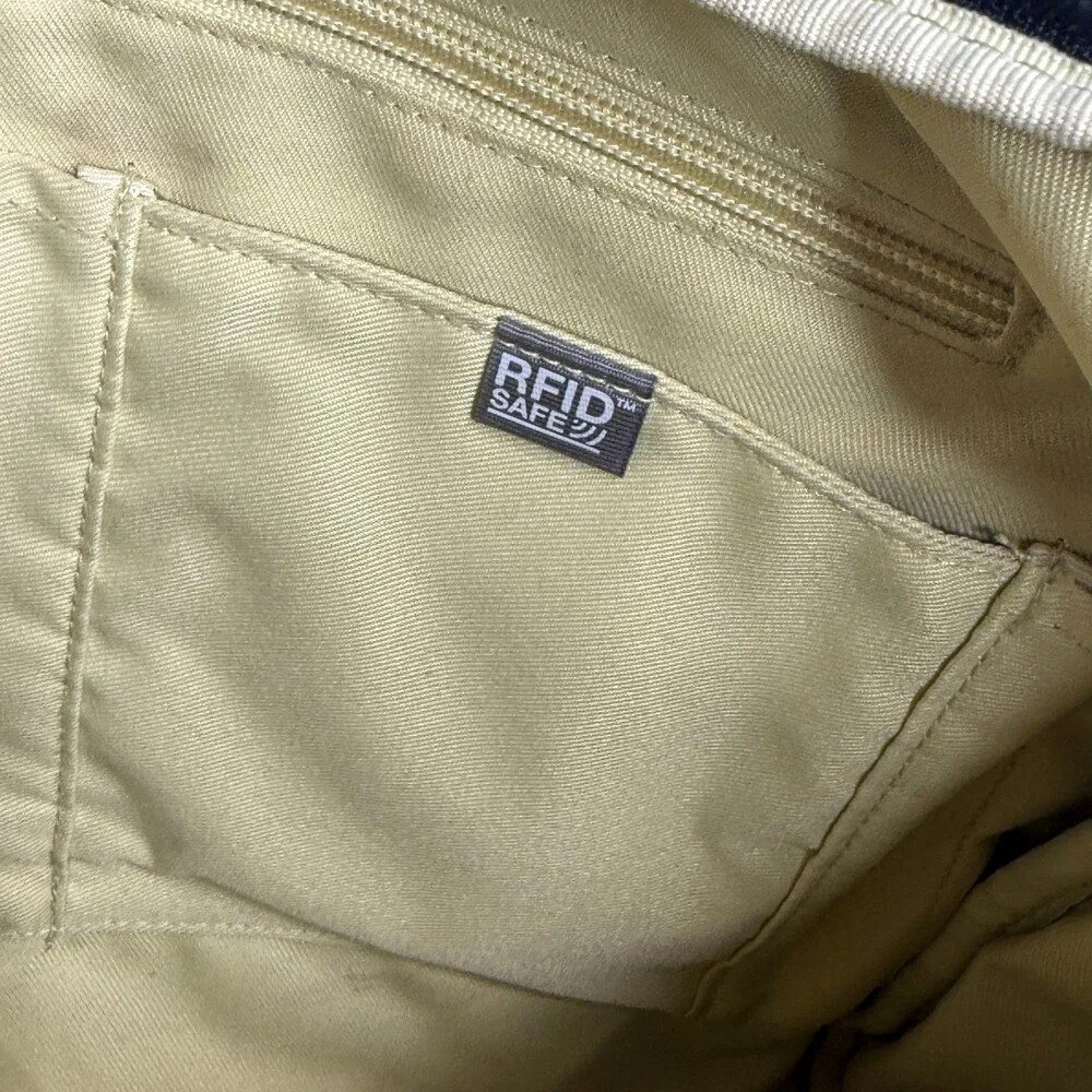 Pacsafe Citysafe 200 G2 Crossbody Bag Black Nylon RFID Safe Anti-Theft Travel - Picture 11 of 15